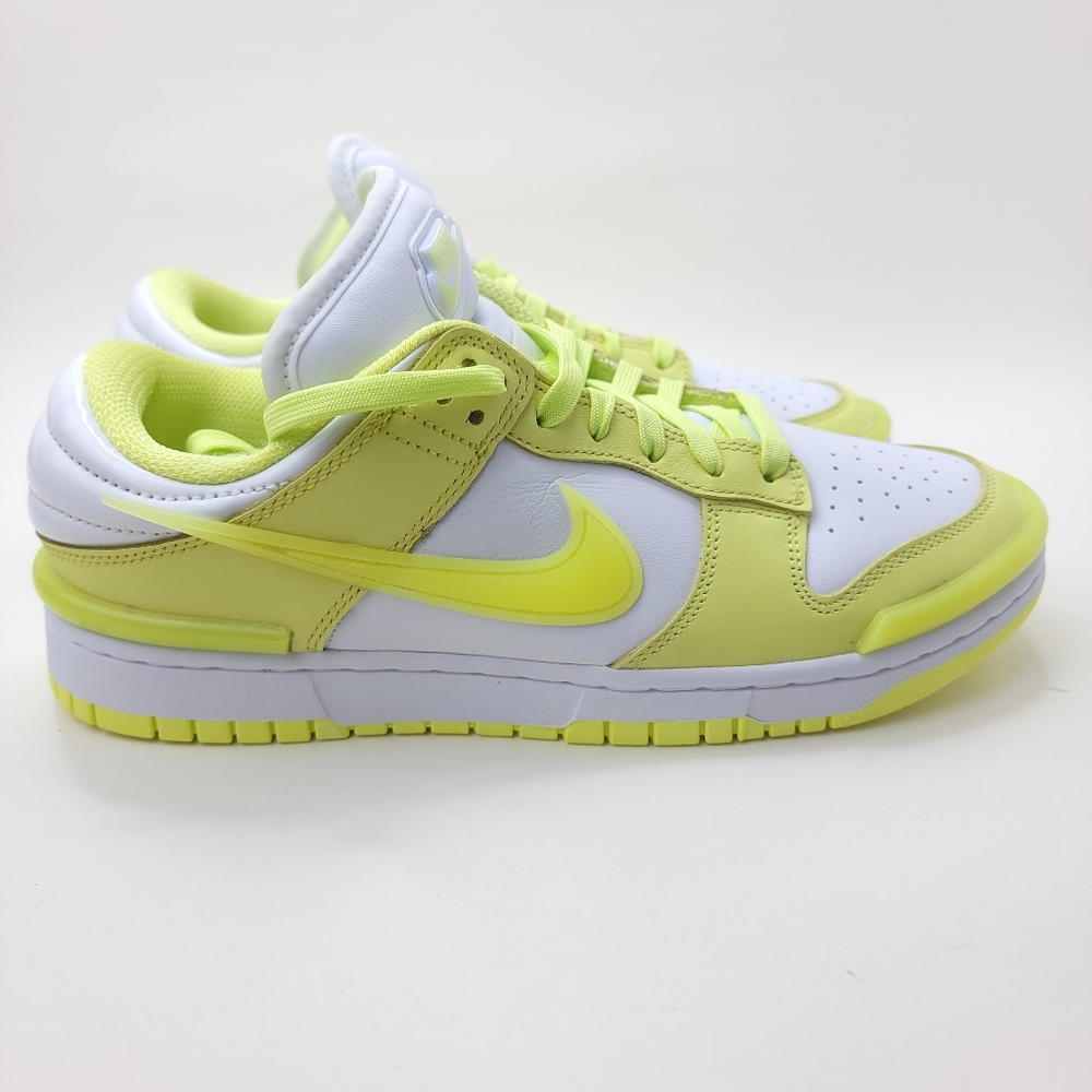 Nike Dunk Low Light Lemon Twist DZ2794-700 Size 10.5 Refurbished